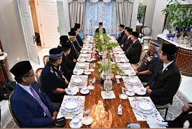 Lembaga perindustrian kayu malaysia (cawangan kuantan, pahang) palace. Melissa Goh On Twitter From Pahang Regent Tengku Hassanal Shah Instagram At Istana Abdulaziz Kuantan Earlier This Evening Https T Co R5bai3upri Https T Co Sjcwuofgku