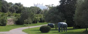 Established in 1993by artistsand collectorsyannickvuandbenjakoberand philanthropistgeorgescoulonkarlweis. Parque De Esculturas Msbb Museu Sa Bassa Blanca Fundacion Yannick Y Ben Jakober