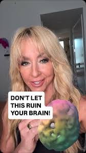 Deedee Lowe's Instagram, Twitter & Facebook