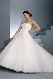 Putting together a wedding timeline while the world is also navigating a pandemic and social distancing, and nothing stays the same way for more than two. Do You Want A Wedding Dress For Less Than 250 Lyndyloo In Spain