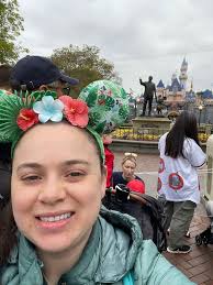 Meeting Disney Vlogger Mr. Morrow at the Outlet