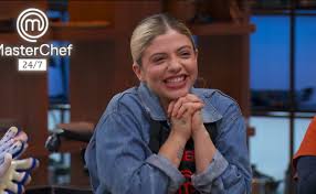 ¿Qué pasaría si Daniela gana la batalla por equipos de MasterChef 24/7 cuando porta un mandil negro?
