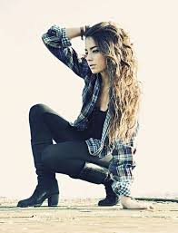 Pin By Abigail Delgado On Photography At Its Best Model Poses Fashion Poses Models Photoshoot