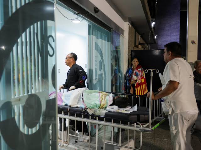 🔴 En directo: la OMS alerta por presión hospitalaria y riesgo de brotes  tras los terremotos en Venezuela - France 24