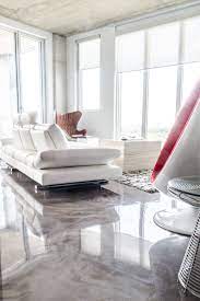 Adoptez Le Plancher En Epoxy Metallise Dans Votre Salon Salon House Appartement Montreal Design Plancher Epox Metallic Epoxy Floor Epoxy Floor Flooring