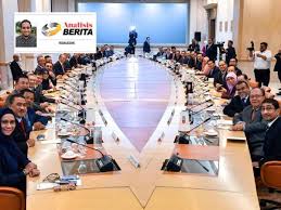 Kabinet bayangan itu membariskan kepimpinan utama gabungan bersatu, pkr,amanah dan dap sekiranya pakatan pembangkang itu berjaya. Adakah Kabinet Muhyiddin Terlalu Besar