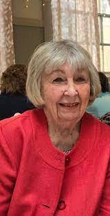 Julie Strayer's Instagram, Twitter & Facebook