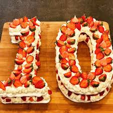 L Aboulie Le Number Cake Pavlova Patachou Miam Miam Et Compagnie Pavlova Miam Recette Dessert