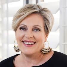 BOOK REVIEW: Playing Big with Tara Sophia Mohr