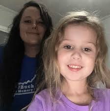 Does anybody know if there's a certain place online I can see what dresses  are in BBB? Do the dresses change frequently there? My daughter wants to be  Jasmine.