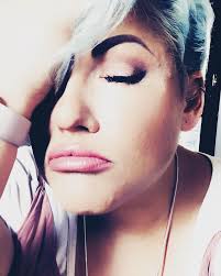 Ladies! How much do you pay for eye lash extensions and how often you  refill?