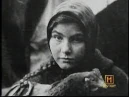 Lizzie Gamble's Instagram, Twitter & Facebook