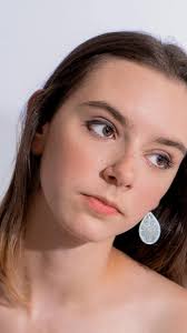 Hey, Houston! My name is Sharon, and I'm a model. I've been modeling for  almost 2 years, and I absolutely love it. I would like to work with more  photographers, but really