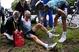 The tour de france is no stranger to massive crashes, and on saturday a major crash happened early in stage 1. Dzyayhnosbnfkm