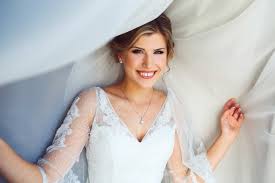We did not find results for: Brautkleid Ausschnitt Die 8 Schonsten Ausschnittformen