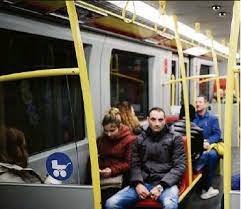 Er griff bei einem besuch bei den wiener linien zum mikrofon und bedankte sich via durchsage bei den fahrgästen für das einhalten der diversen coronavorschriften. Van Der Bellen Greift Ein Kickl Rudert Zuruck Pressreader