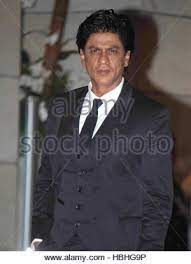 Free shipping on orders over $25.00. Shahrukh Khan In Dreiteiligem Anzug Indischer Bollywood Schauspieler Bei Der Hochzeit Von Cricketer Harbhajan Singh Und Rohit Sharma In Mumbai Indien Stockfotografie Alamy
