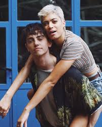 Appena maggiorenne raggiunge fama e successo vincendo la. Michele Bravi Arrestato Per Omicidio