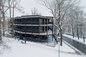 Franţa este o ţară situată în partea de vest a europei, membră în uniunea europeană, care conţine şi unele teritorii de pe alte continente. Villa Reden By Architekt Maciej Franta Rtf Rethinking The Future