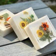 Sunny Bungalow On Instagram White Tea And Ginger Handmade Vegan Soap With Decorative Pressed Flowers Good Soap M Mp Soap Pressed Flowers Rose Petal Soap