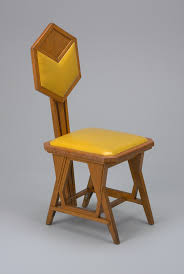 La chaise à dossier haut (robie1) fut réalisée pour la maison que frank lloyd wright conçut pour frederick c. Frank Lloyd Wright Cooper Hewitt Smithsonian Design Museum