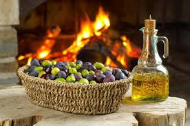 Olives Huile D Olive Au Coin Du Feu Eten En Wijn Olijven Olijfolie
