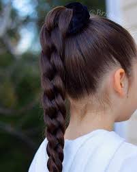 Perempuan yang memiliki rambut keriting ternyata bisa menarik perhatian juga ya. Model Rambut Kepang Untuk Rambut Ikal Popmama Com