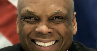 Ephraim Lee's Instagram, Twitter & Facebook