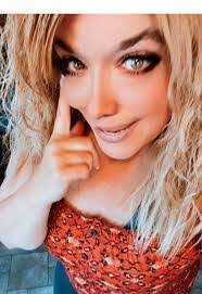 Jeanette Cutler's Instagram, Twitter & Facebook