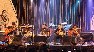 Musik ialah bunyi yang disukai oleh manusia. Menggelar Pertunjukan Musik Sejarah Indonesia Web Sejarah Sejarah Dunia