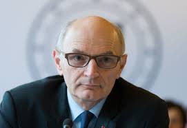 Le débat biaisé sur l'austérité, symptôme des lacunes françaises en  économie