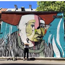 Ears Poses With His Work Australia 2014 Lp Street Art Amazing Street Art Street Art Graffiti
