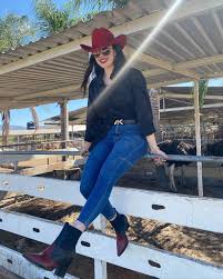 11,662 likes · 2,408 talking about this. Debora Hallal Publico En Instagram Enjoy It All Villana Mx Azabache Jr Qro Mira Todas Las Fotos Y Los Vi En 2021 Ropa Ideas De Vestir Como Vestir