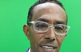 Lalo Gomez's Instagram, Twitter & Facebook