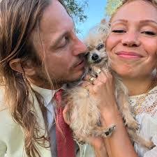 Liza Colby's Instagram, Twitter & Facebook