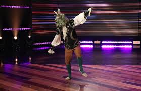 The masked singer has been a big hit in the ratings for fox so it's no surprise that the network would want to introduce another costumed competition — the masked dancer. Masked Dancer Fox Orders Competition Series Based On Ellen Show Spoof Of Masked Singer