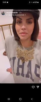 uhm, she's got the KFC brow going on.. : r/vanderpumprules