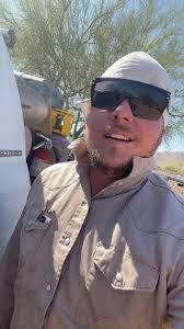 Western Themed Welded Gate Ideas with Horse Shoes