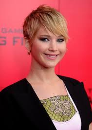 Short hair never goes out of fashion. Jennifer Lawrence S Short Hair On Catching Fire Red Carpet Popsugar Beauty