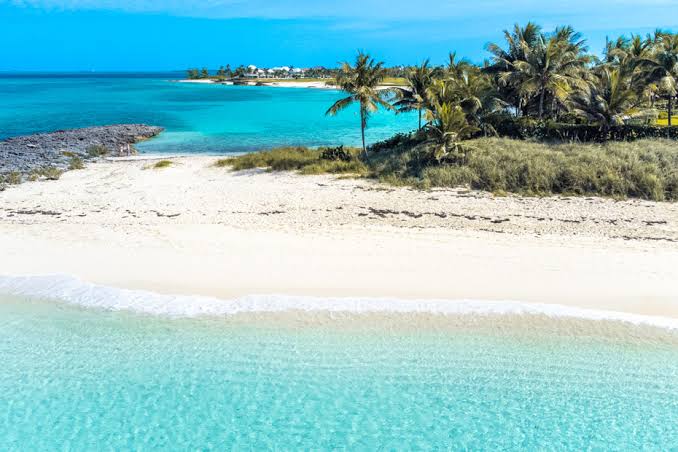 Best Beaches in Nassau Bahamas: 7 Nassau Beaches