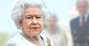 Elizabeth ii is the current queen of the united kingdom and head of the commonwealth. Queen Elizabeth Ii Fur Prinz Philip Die Ruhrende Geschichte Hinter Ihrem Look Bunte De