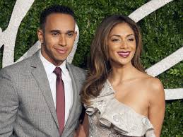 Jun 30, 2021 · nicole scherzinger and lewis hamilton rekindle love in winter wonderland jonathan ross hosts annual halloween party: Lewis Hamilton Und Nicole Scherzinger Vierte Trennung Formel1 Vol At
