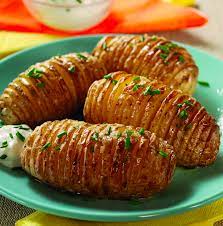 How To Make The Perfect Hasselback Potatoes Mygreatrecipes Hasselback Recipes Buttery Potatoes Vegetarian Recipes Easy