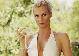 Rack up 500 points and you'll score a $5 reward for more movies. Who Is Nicollette Sheridan Dating Nicollette Sheridan Boyfriend Husband