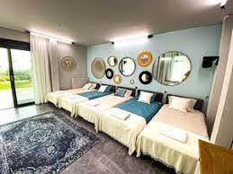 Jul 10, 2021 · 40 kontra 20 to pierwszy w historii polskiej telewizji program randkowy, w którym nie ma podziału na wiek. 40 Kontra 20 Odc 1 40