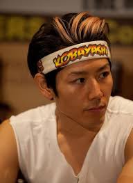Nathan's hot dog eating contest 20012001年7月4日。ネイサンズ・ホットドッグ早食い選手権。前回王者で世界記録保持者、新井和響と、ルーキー小林尊takeru. ç†±ç‹—æ¡Œä¸Šçš„kobe å°æž—å°Š ç¶œåˆé‹å‹• é‹å‹•è¦–ç•Œsports Vision