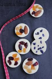Les Mendiants Au Chocolat Noir Ou Au Chocolat Blanc La Cuisine De Deborah Mendiant Chocolat Chocolat Blanc Chocolat Noir