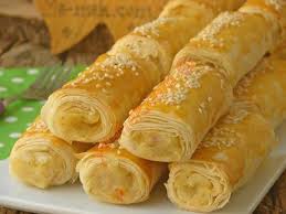 Herkes Elde Acma Borek Zannedecek Yufkadan Patatesli Borek 2020 Yemek Tarifleri Yemek Kolay Yemek Tarifleri