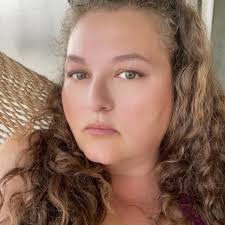 Carmen Peck's Instagram, Twitter & Facebook