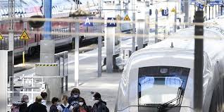 Anzeigetafel im bahnhof koblenz zeigt zugausfälle (sujetbild). Streik Bei Der Deutschen Bahn Beendet In Ausland